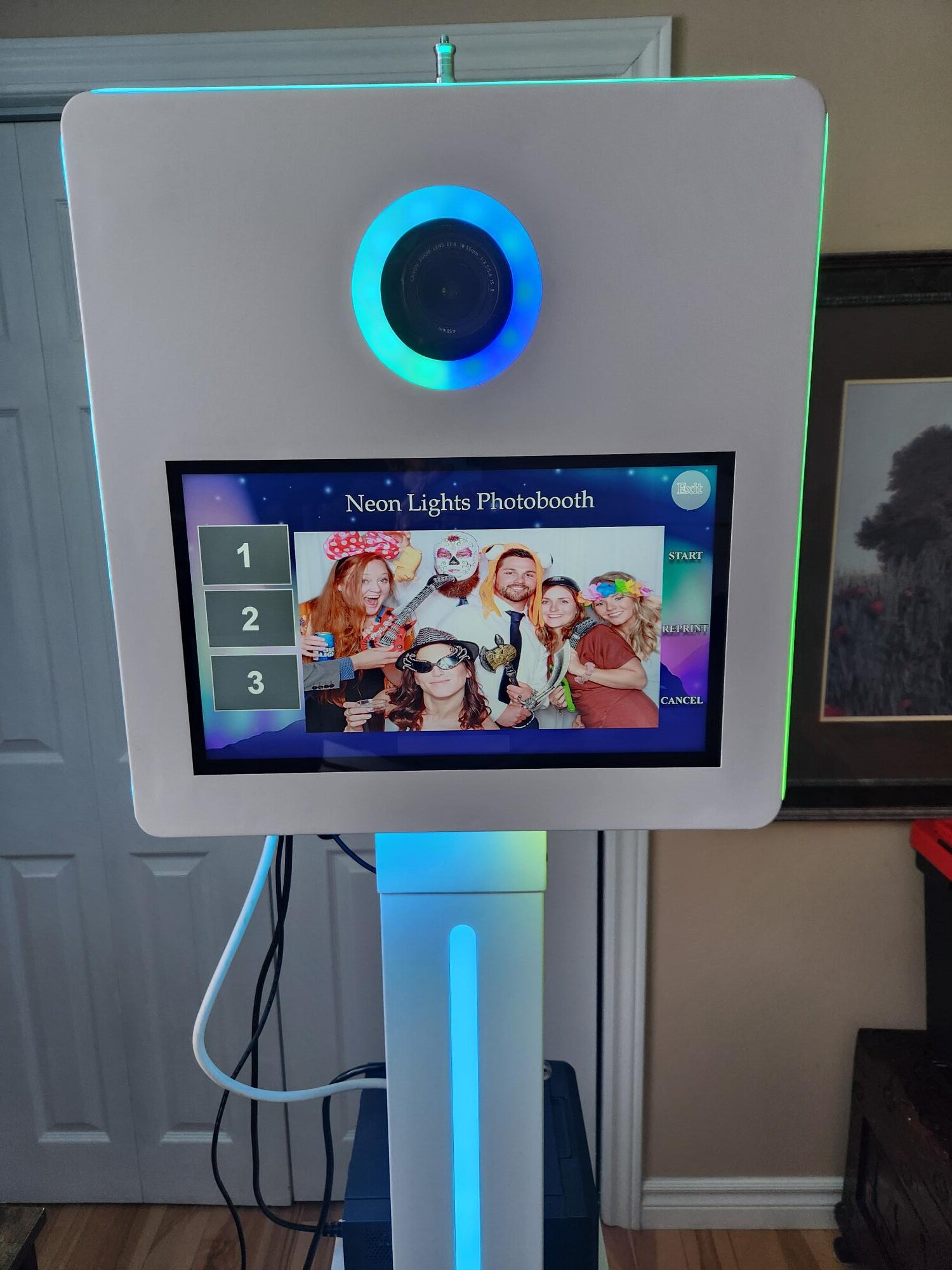 Home - Neon Lights Photobooth